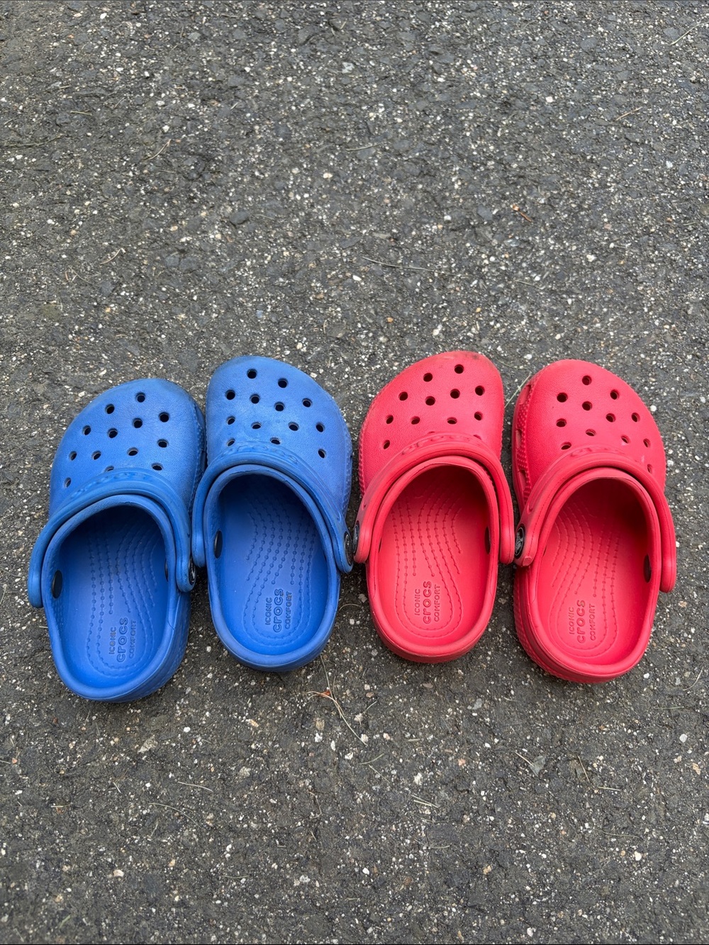 CROCS Kids Classic Clogs in Blue and Red